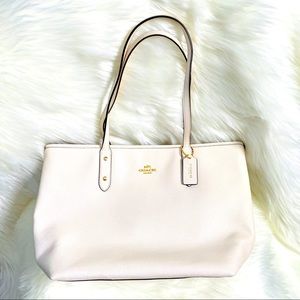 Genuine Coach Tote ~ Large Avenue Carryall